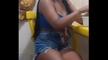 Minha Filha Novinha De Short Cavado...