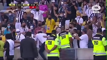 Velho Fodendo 11 Novinhos Suados...