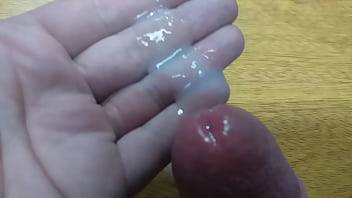 Sin Llegar A Acabar Saco Un Poco De Leche Calentita Y Espesa...