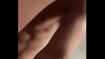 Mira el rico culo de esta milf