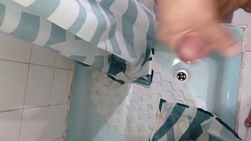 Brasileiro A Bater Punheta Em Nelas...