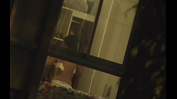 Espiando Vecina 12...