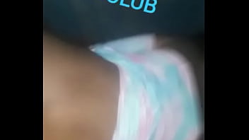 Jeune Fille Ebony Prenant Une Grosse Bite...
