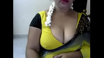 Sweety Aunty big tits show on cam 6