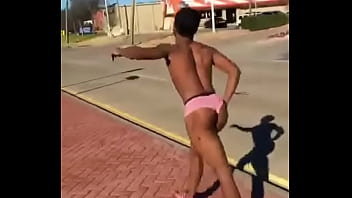 Gutta Kay Twerking Public...