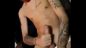 Batendo Uma Pelo Espelho...