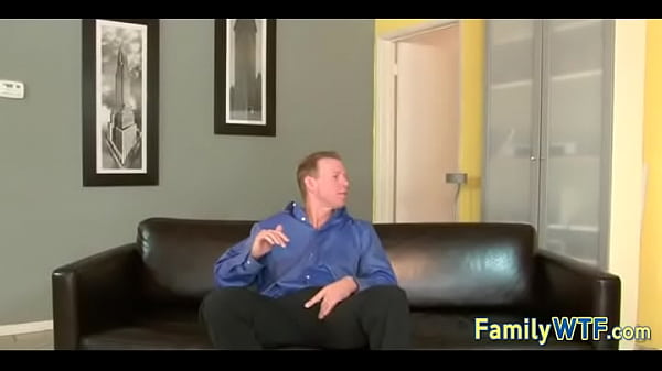 Stieftochter wordt hard gefuckt