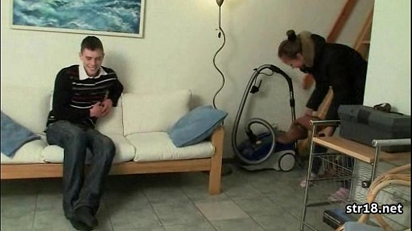 Kleine Teen Sluts Oefenen Met 6