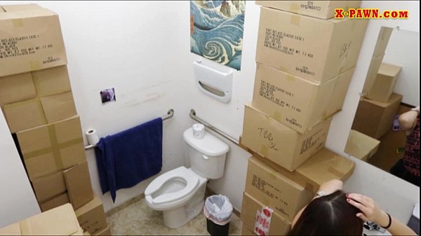 Seksige Pawnee in WC gefuckt door nympho Pawnkeeper