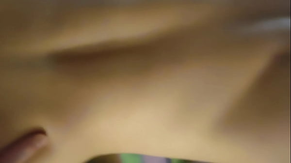 Cazzo enorme trovato su Grindr, mi apre il culo…