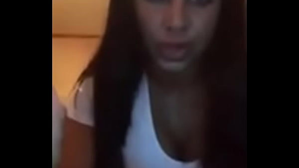 So Sexy Muscular Babe on Webcam