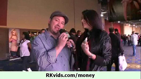 Ze pakt een andere man voor geld 15 7