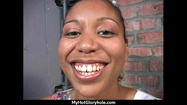Ebony Hottie Milkt Zetjes in de Gloryhole
