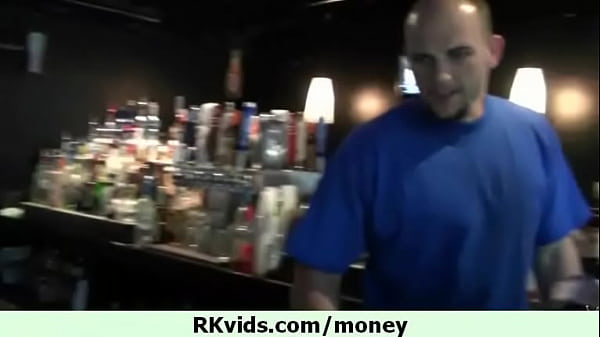 Geld praat voor deze 15-jarige hoer