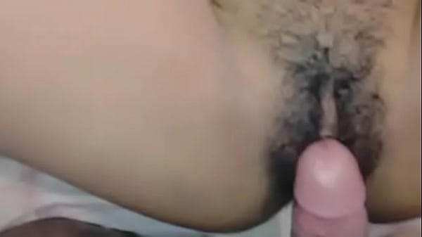 Open je benen voor een dikke fuck in een smalle pussy
