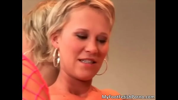 Blonde Vies met Grote Tieten