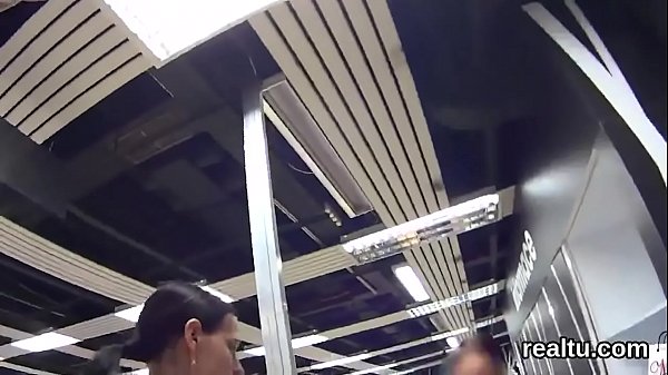 Charg Tsjechse knappe in winkelcentrum verleid en gefuckt in POV 5