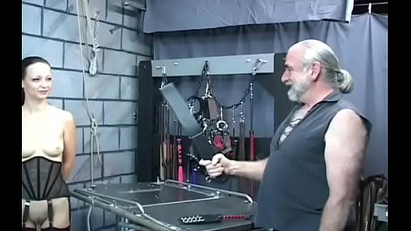 Serious first-timer restrain bondage