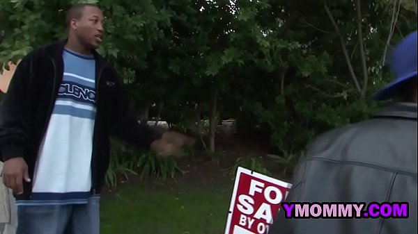 Roodharige meid zoekt zwarte cock