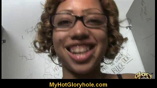 Ebony Gloryhole: Zoen een Grote Pik