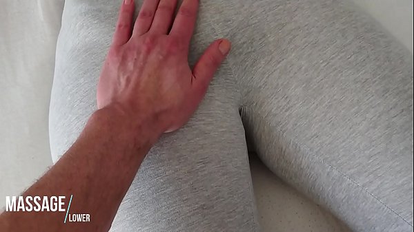 Grijze Yogabroekjes, Pussy aanraken 7