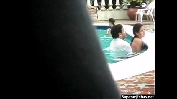 Video de sexo com homem e travesti Sexo na picina amador porno