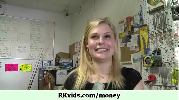 Hot teen laat ons haar voor geld ficken
