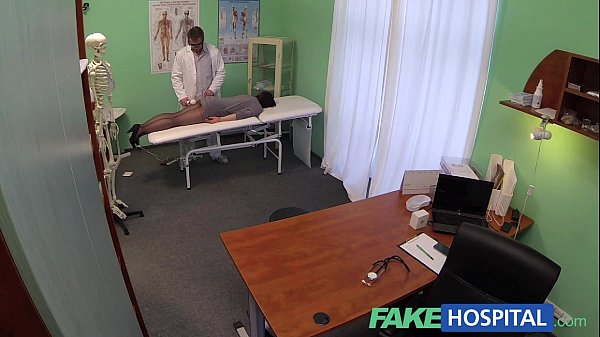 Hospitaal G-spot Massage: Blonde Patiënt Zweet
