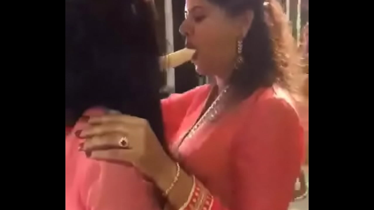 desi randi AUNTY aur BHABHI sex party