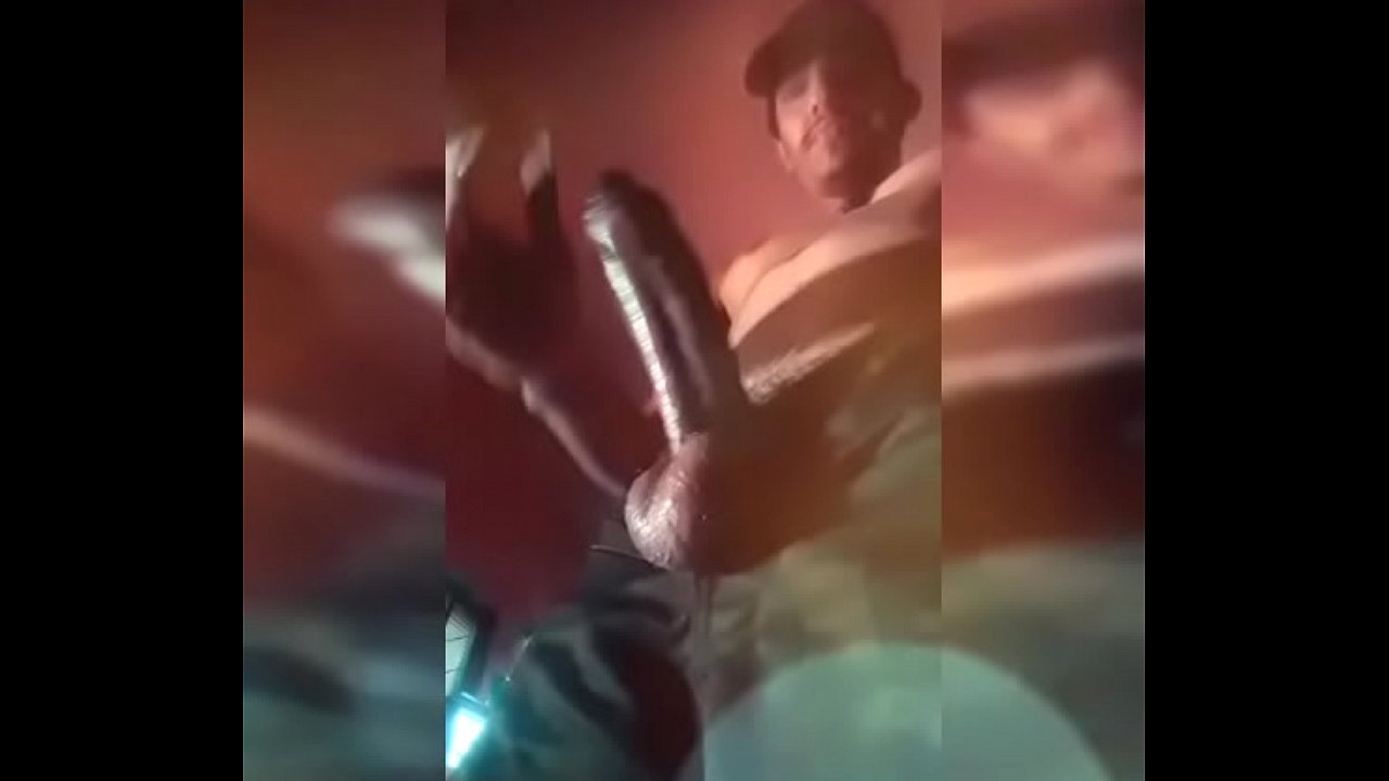 Analista de sistemas faz Gozando na buceta da namorada morena