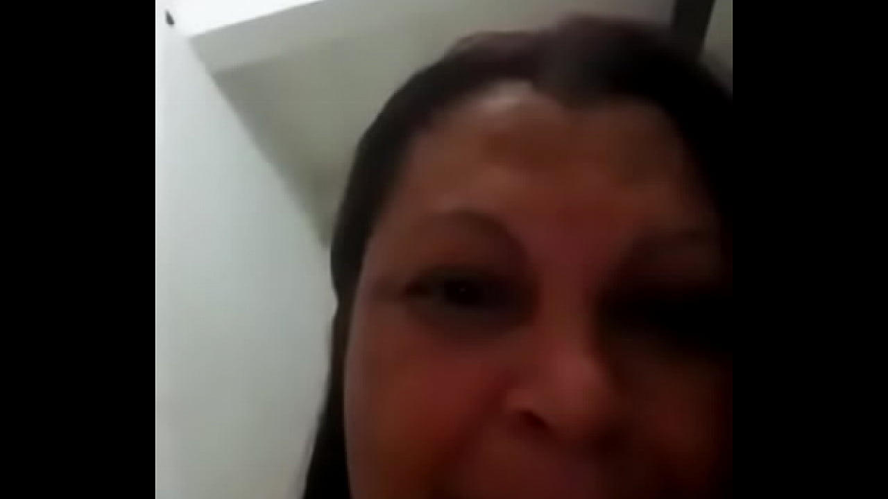 Video loira gostosa trepando Coroa de calcinha fio dental
