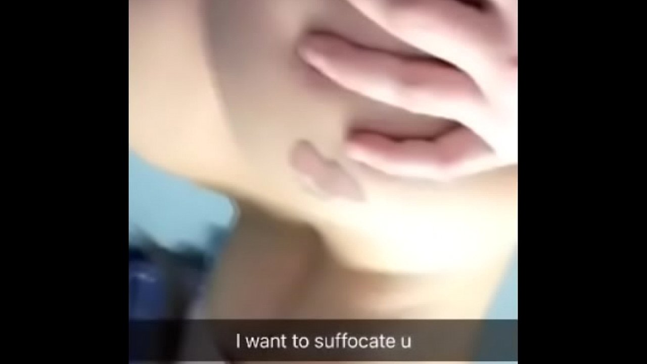 So as coroas fudendo Sufocando com a buceta